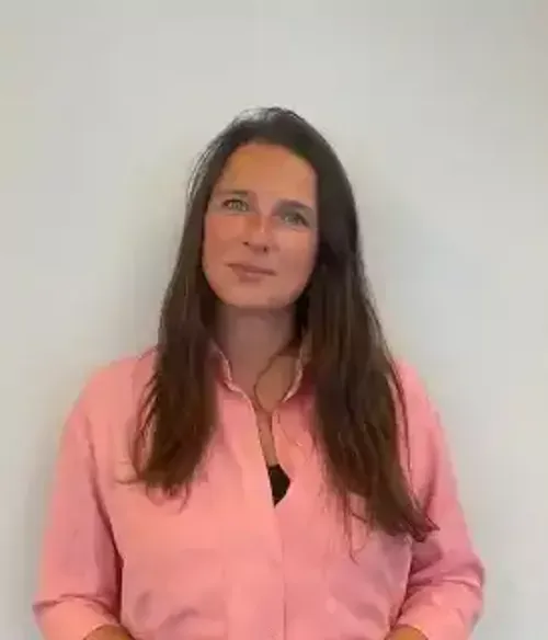 image Laura